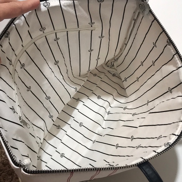 BRIGHTON Love Notes Christmas Tote - Picture 11 of 12